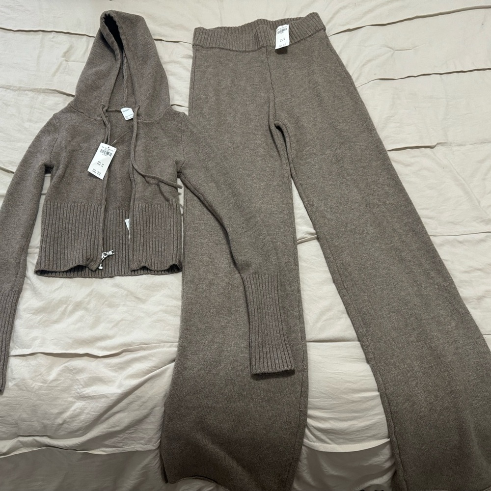 Hollister Women’s Gilly Hicks Sweater-Knit Zip-Up Hoodie & Pants Set